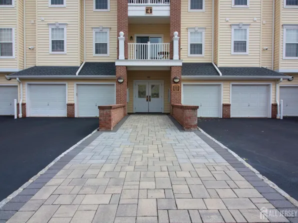 2202 Avery Ct, Somerset, NJ 08873