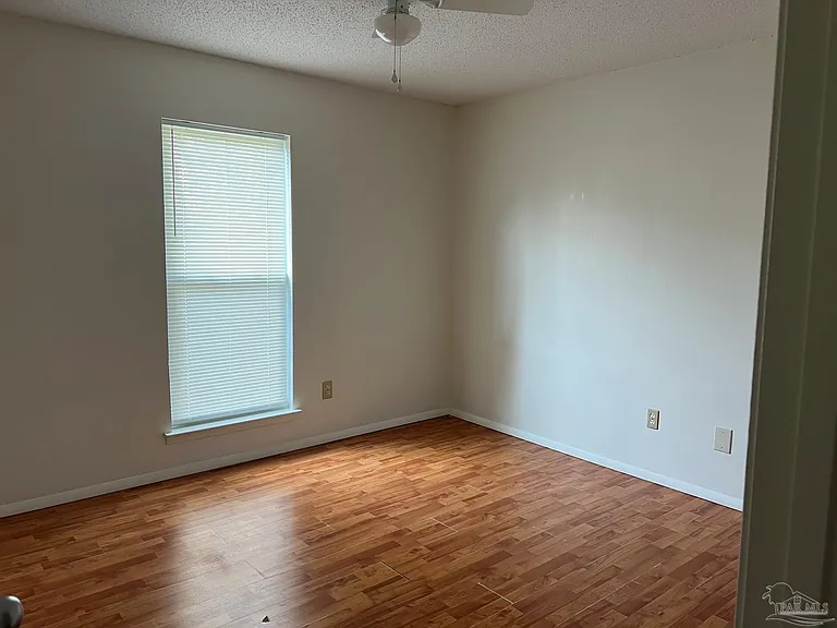 3244 Maplewood Dr — Photo 9