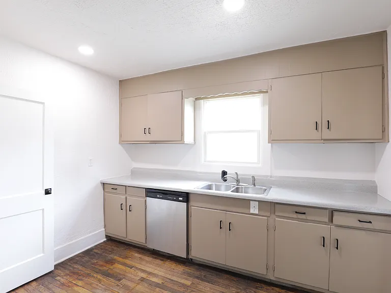 8015 E 16th Ave — Photo 5