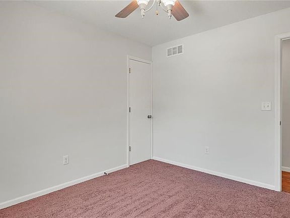 3rd image of 17127 Jackson Ave