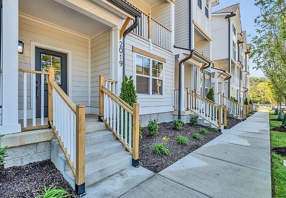 3rd image of 2019 Maple View Ln