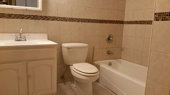 Rented by Lang Realty LLC | media 18