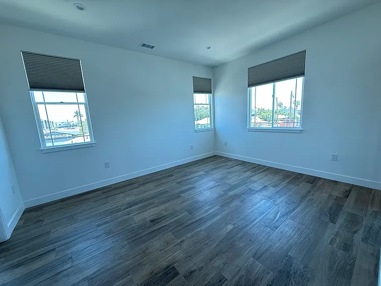 4204 Cherokee Ave #1/2 — Photo 4