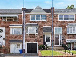 12136 Sweet Briar Rd, Philadelphia, PA 19154