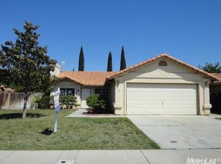 138 N Santa Clara Ct, Los Banos, CA 93635