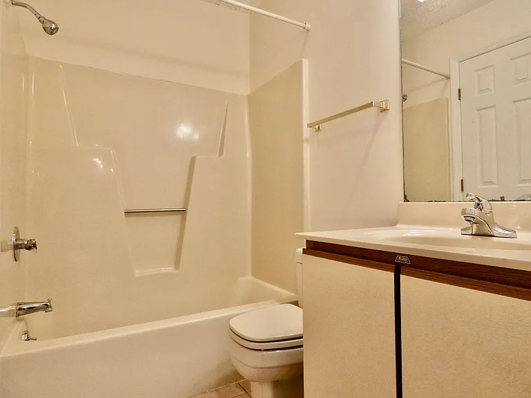 804 Abbey Cir — Photo 18