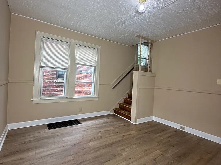 26-28 N Huron Ave — Photo 8
