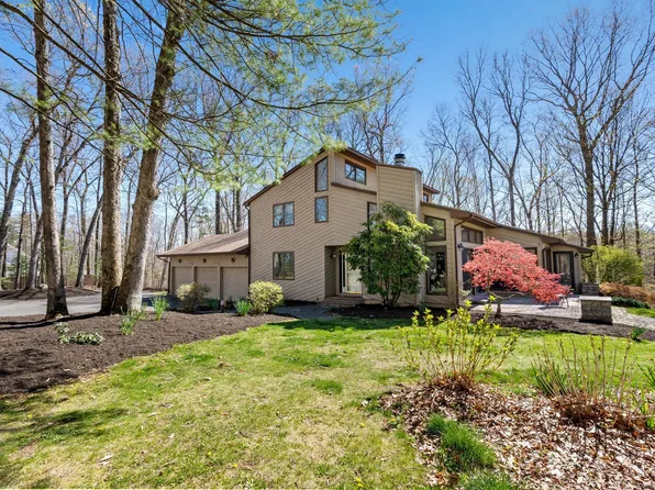 3239 Mountain Road, Suffield, CT 06093