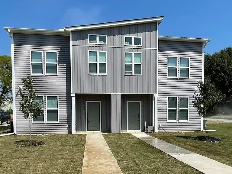 1057 E Harnett St — Photo 1