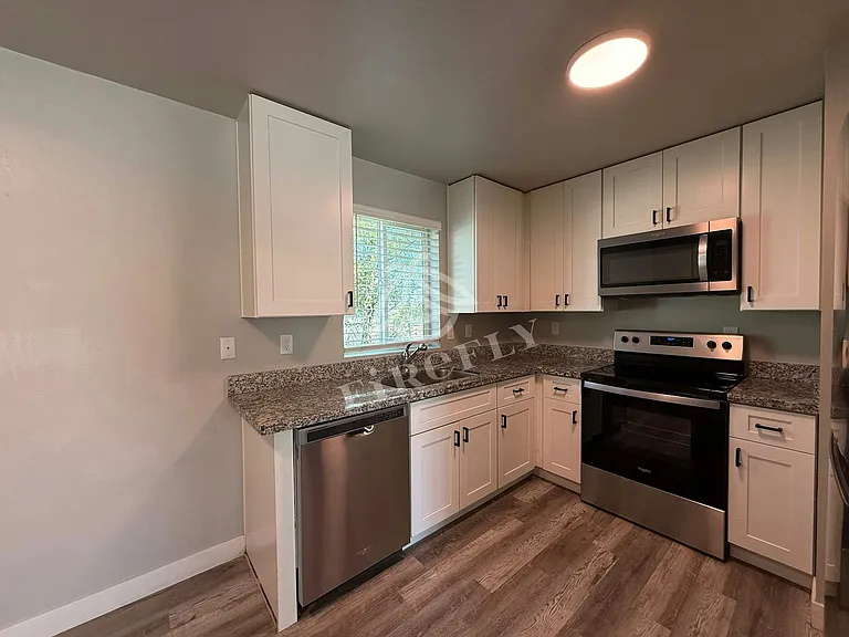 1110 W Woodland Lake Rd #C — Photo 18