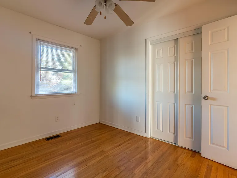 206 Marion Ct — Photo 8