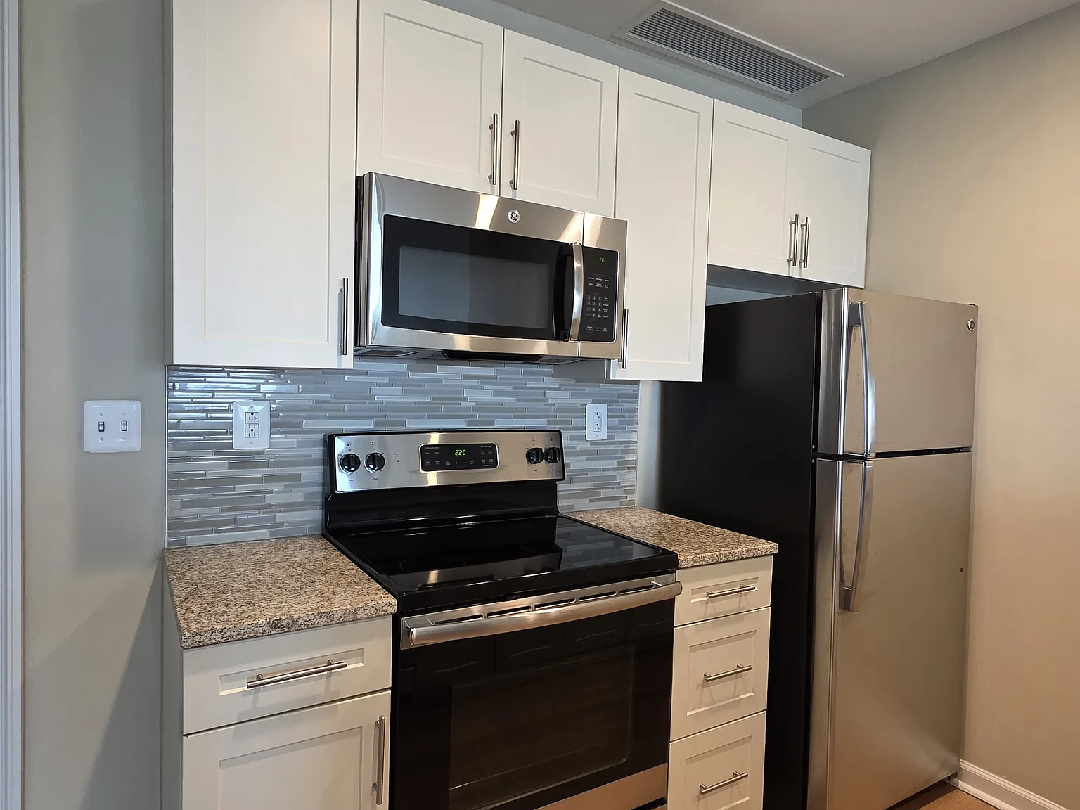 1 bed, 680 sqft, $2,075 — Photo 4