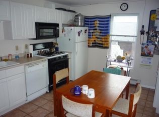279 Pearl St APT 3R, Cambridge, MA 02139