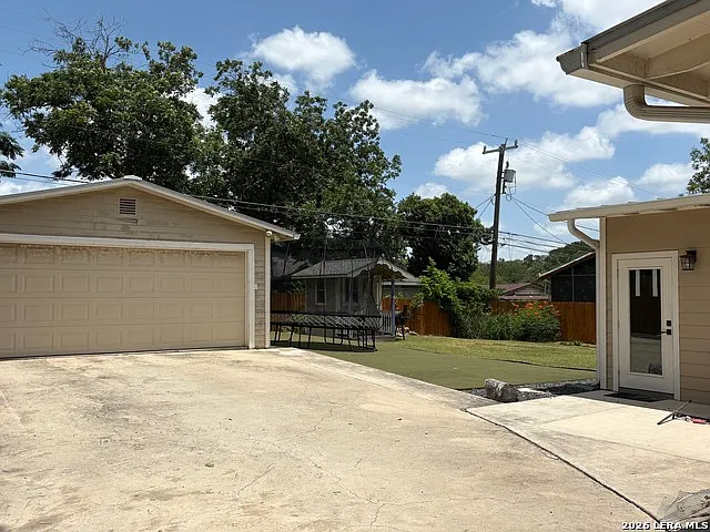 737 Morningside Dr — Photo 29