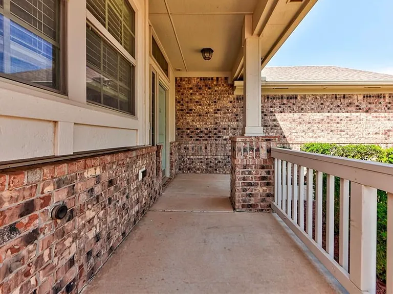 19112 Hecho Dr — Photo 7
