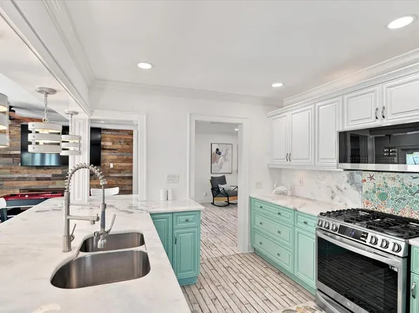 1736 NW 39th Street, Oakland Park, FL 33309