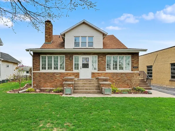 324 S Sangamon Ave, Gibson City, IL 60936