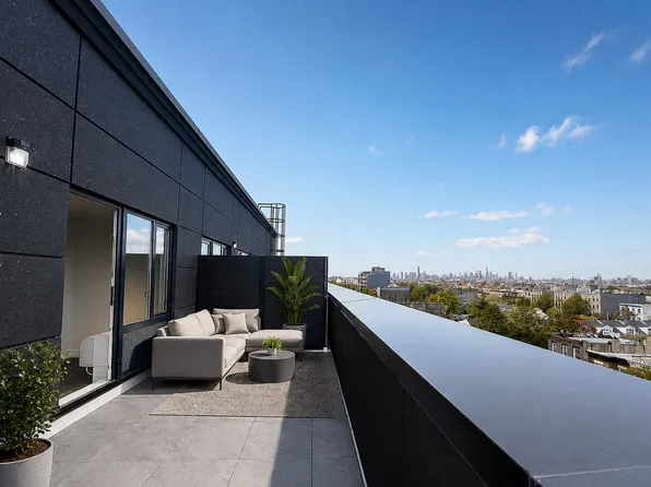 48 Somers Street image 1 of 10