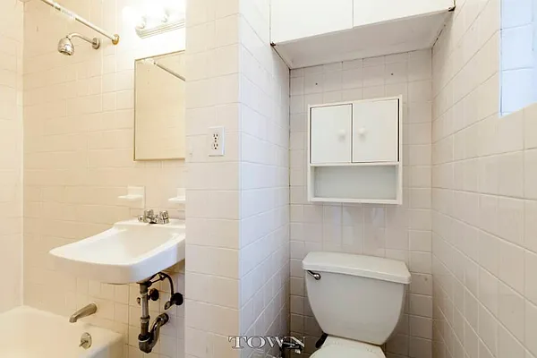 Rented by Town Residential | media 49