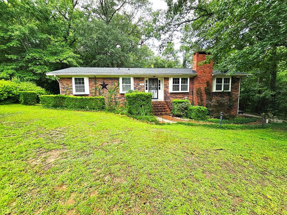 1st image of 205 Brookwood Cir