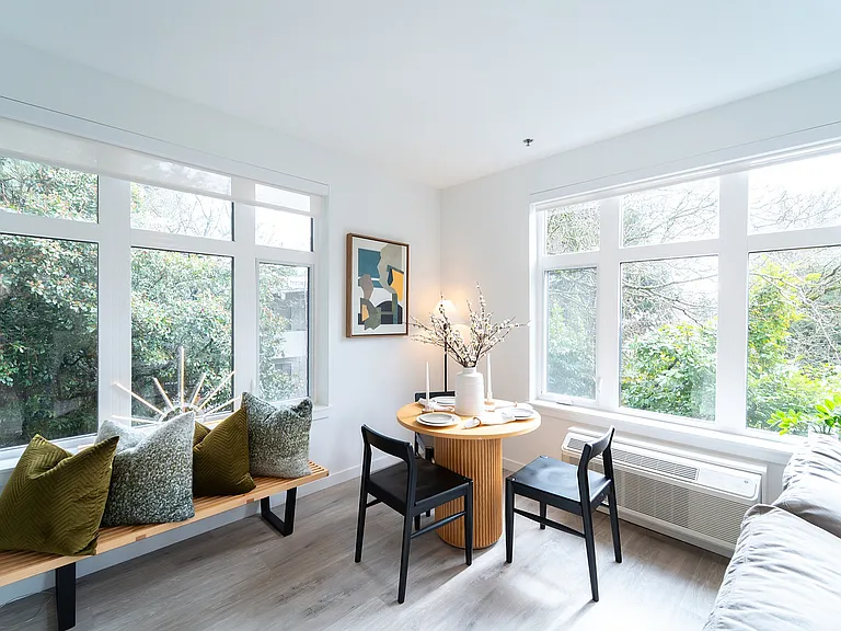 Henley Place — Photo 22