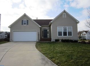 2 Teakwood Ln, Sicklerville, NJ 08081