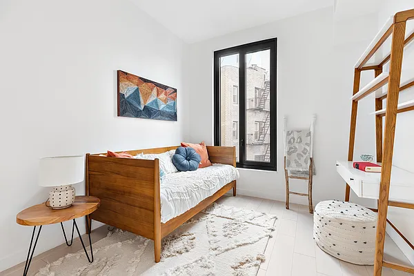 Sold by Compass | media 22