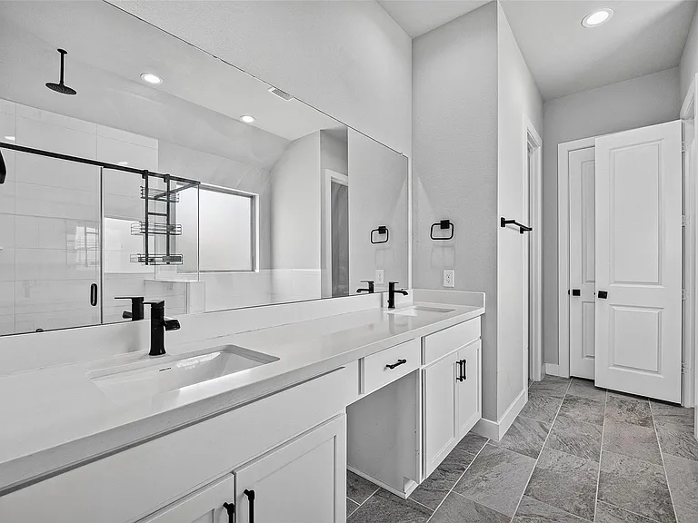 2600 Golden Palms Ln — Photo 31