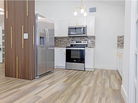 4th image of 8709 Marlin Ct