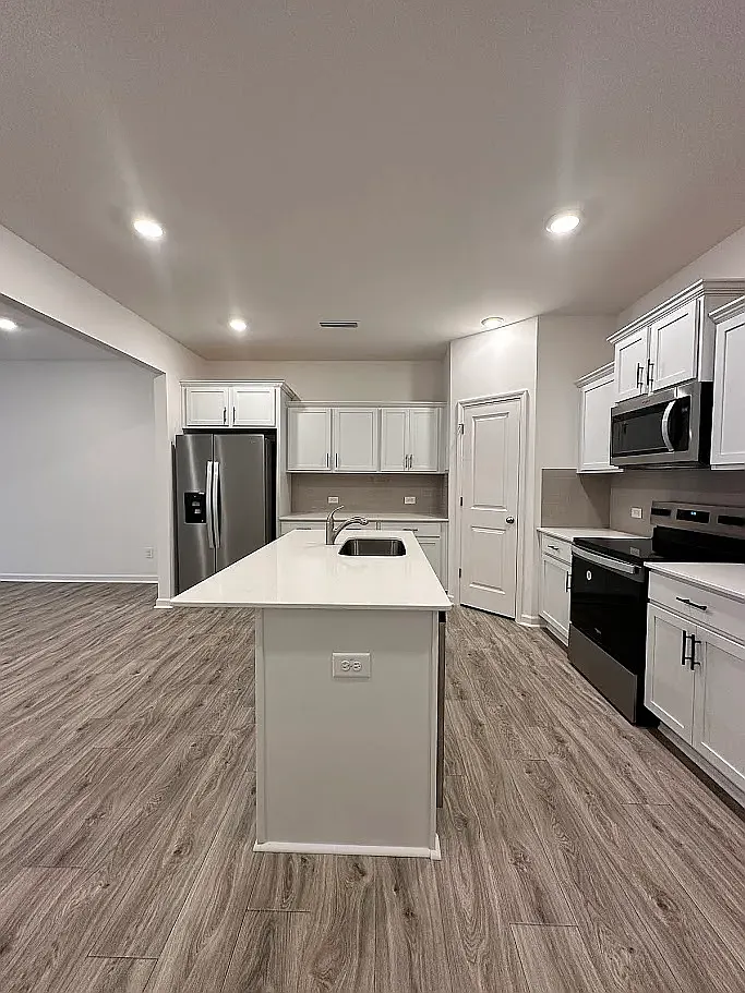 3 bed, 2.5 bath, 1762 sqft, $1,795 — Photo 4