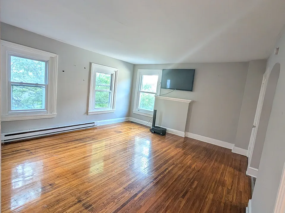 24 N Charlotte St #301
