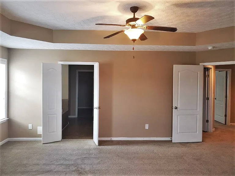 9001 Scottsdale Ct — Photo 24