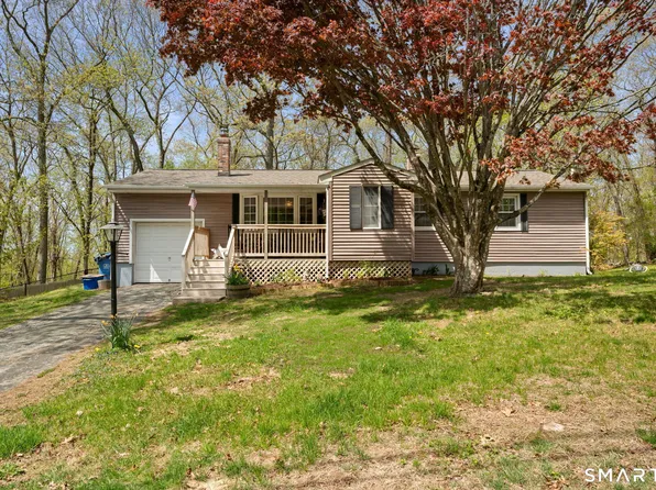 17 Ledgewood Drive, Ledyard, CT 06335