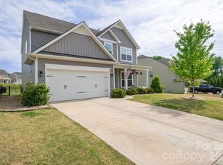 113 Lantern Acres Dr, Mooresville, NC 28115