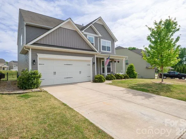 113 Lantern Acres Dr, Mooresville, NC 28115