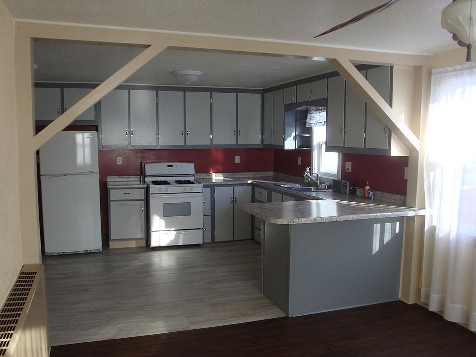 Huge kitchen with breakfast bar