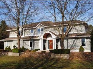 2740 Bent Tree Dr, Dexter, MI 48130