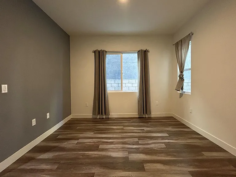 8425 Telegraph Rd — Photo 14