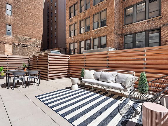 3rd image of 225 W 28th St APT 2C