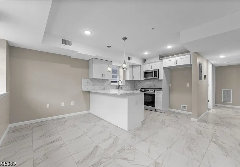 24 Garibaldi Ave #1 — Photo 4