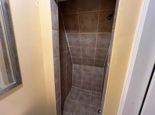 1113 Davenport Rd #3, Toronto, ON M6G 2C3