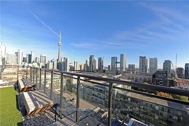 629 King St W #1318 — Photo 16