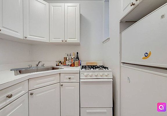 3rd image of 309 E 85th St APT 5C