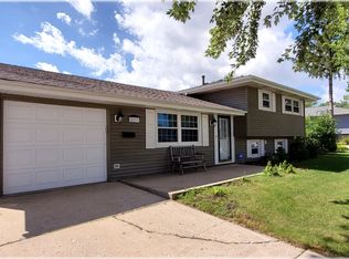 213 W Weathersfield Way, Schaumburg, IL 60193