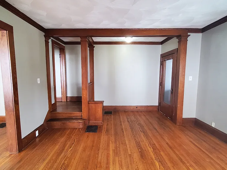 10-12 Lyon Pl — Photo 8