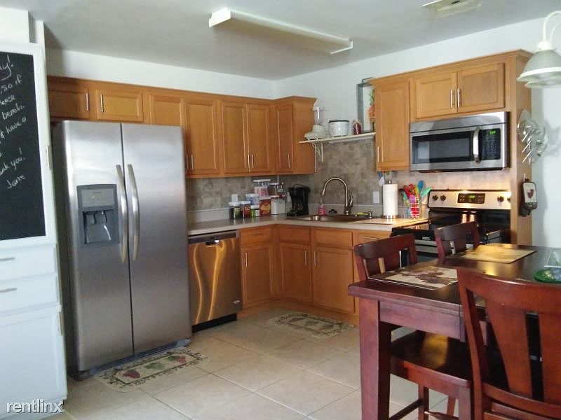 1st image of 402 E Laura St
