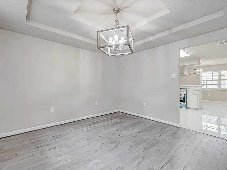 5622 Valkeith Dr — Photo 10
