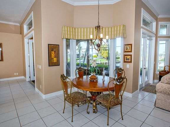 5th image of 1490 Winterberry Dr