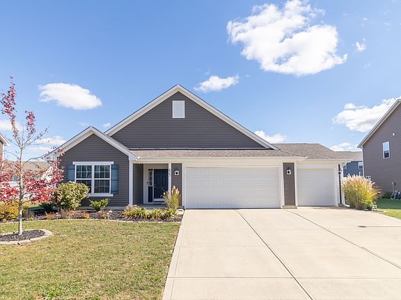 3rd image of 823 Bobtail Dr