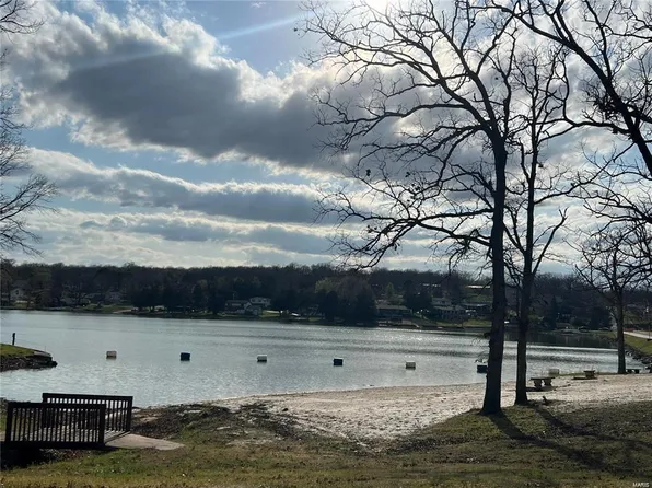 OAK On Dr, De Soto, MO 63020